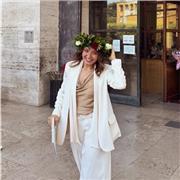 Insegnante con esperienza, laureata in Lettere Moderne, offre sostegno scolastico per tutte le età a Verona e online.